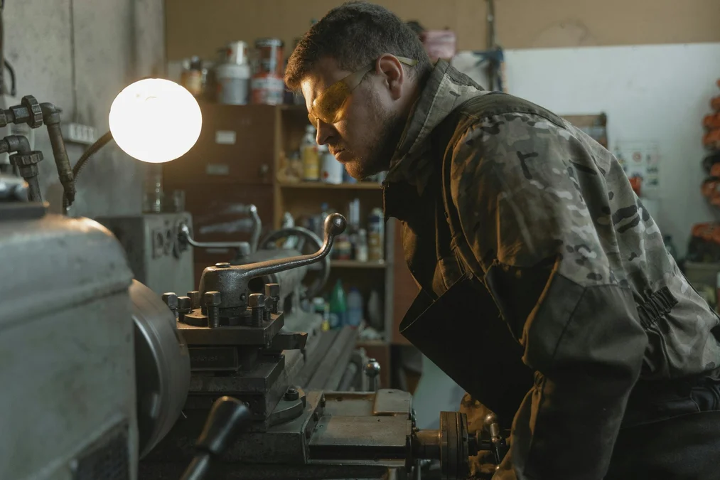 Historia technologii CNC – od ręcznych maszyn po pełną automatyzację - 01