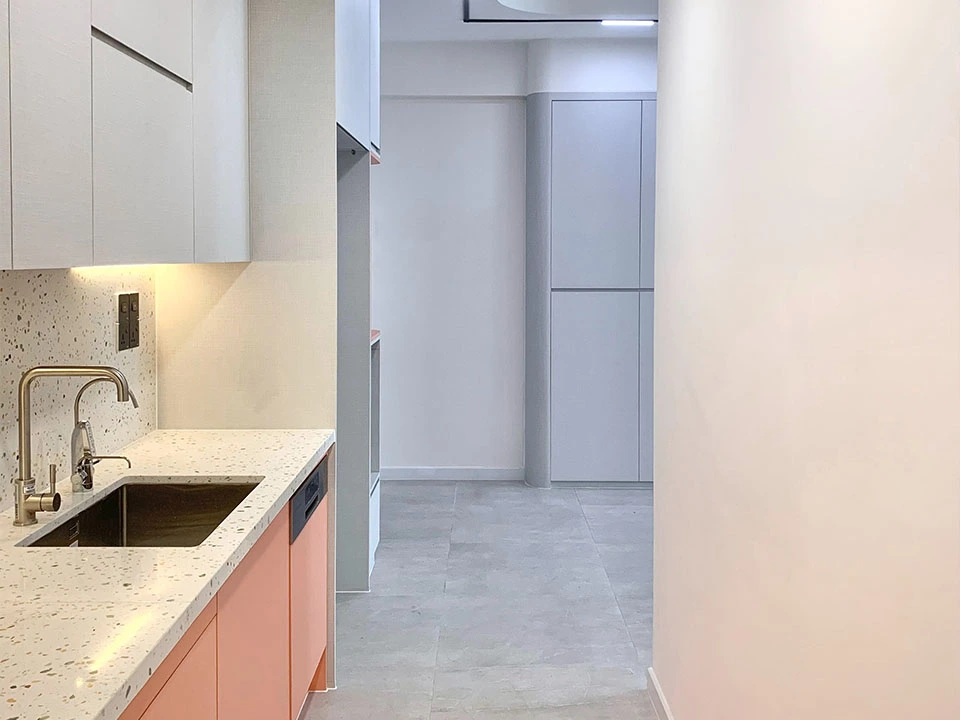 jasne ściany w małym mieszkaniu